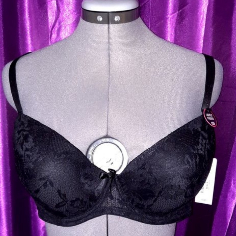 BNWT Rene Rofe Lightly Padded 40D Bra!